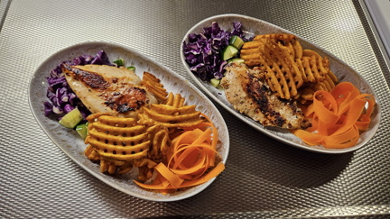 Kanaa ristikkoperunoilla