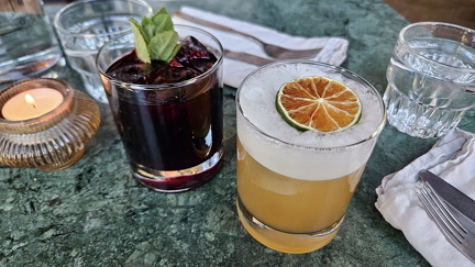 Mustikka- ja päärynä-mocktailit