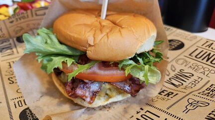 Harri's Burger