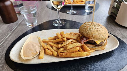 Lokkilinnan burger